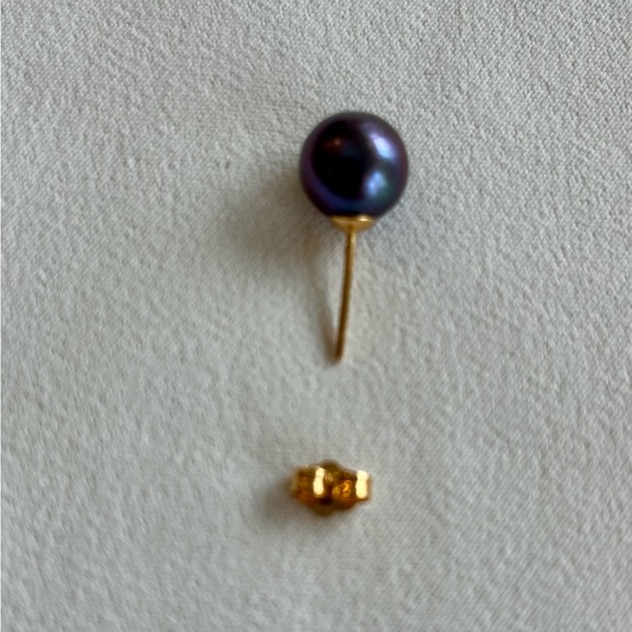 Cultured Black Tahitian Pearl Earrings - Picture 5 of 16